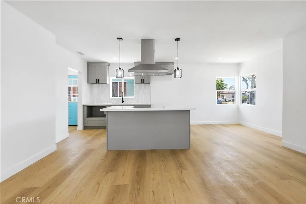 1736 N Mcdivitt Avenue, Compton, California 90221 home-pic-5